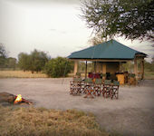 Whistling Thorn Camp lounge Tarangire nationaal park Tanzania