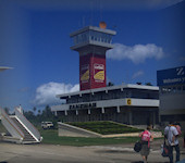 Binnenlandse vlucht van Kisauni Airport Zanzibar terug naar Neyerere International Aiport in Dar es Salaam