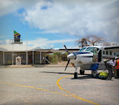 Binnenlandse vlucht van Songo Songo Airport terug naar Neyerere International Aiport in Dar es Salaam